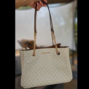 Michael Kors Teagen Bag